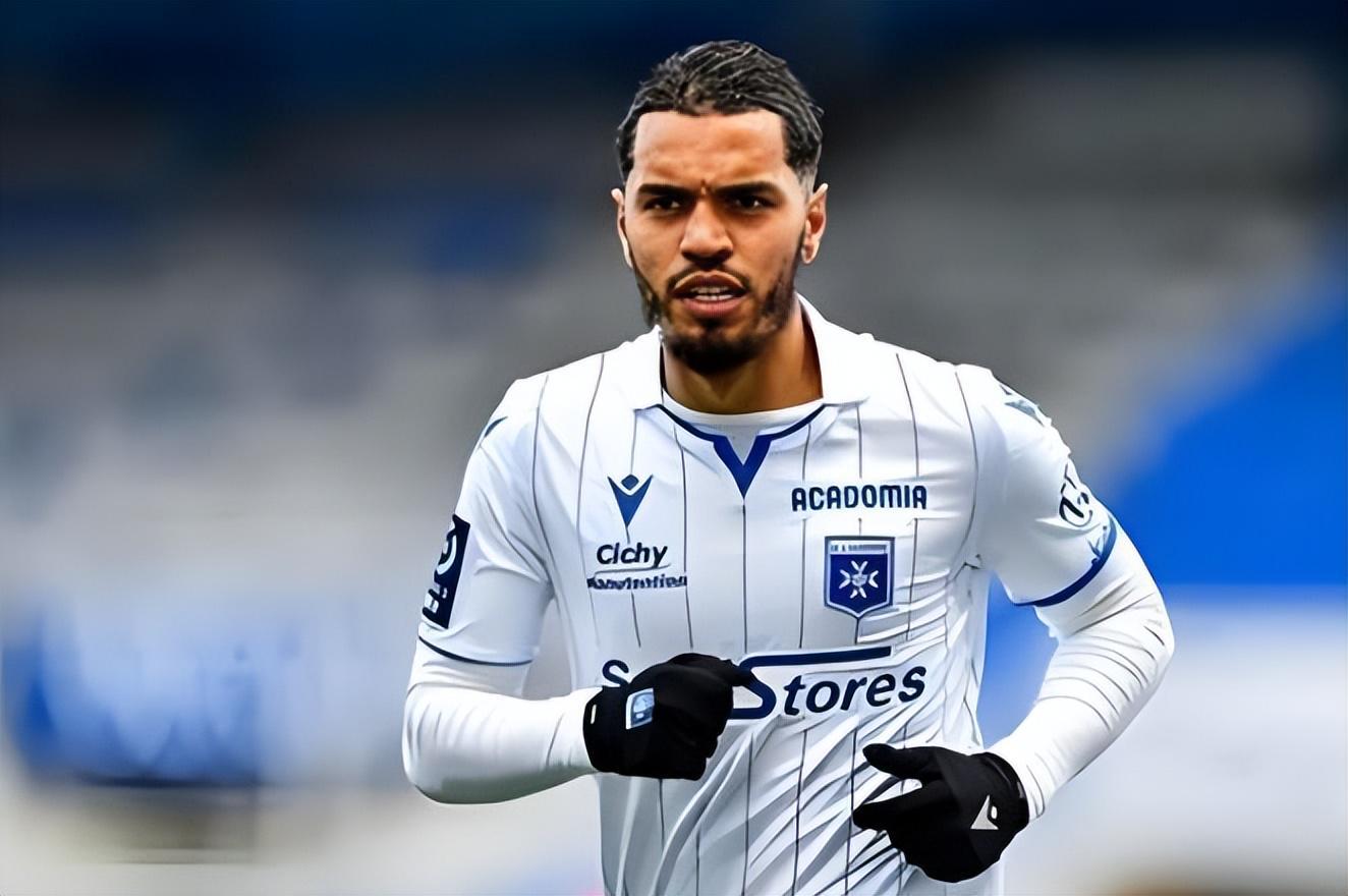 华体会登录-瓦科上赛季在鲁能进球如麻！本赛季续约后却至今未破门，引发热议