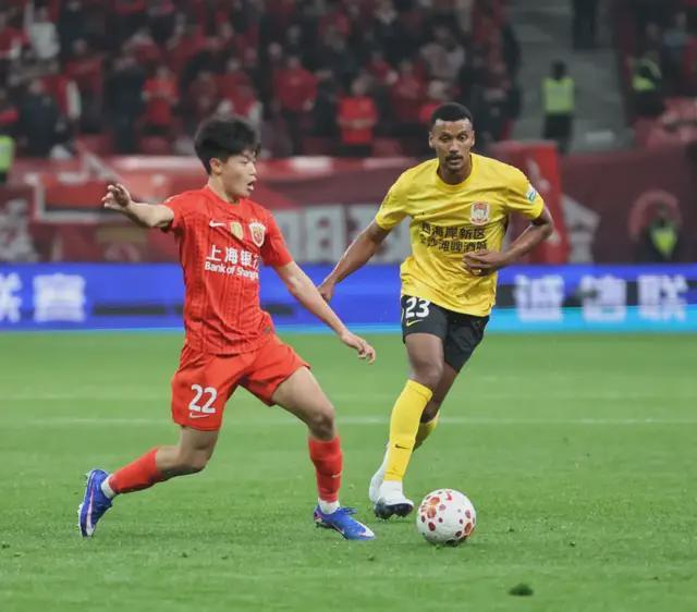 华体会中国-中超第二轮，上海海港4:1青岛西海岸